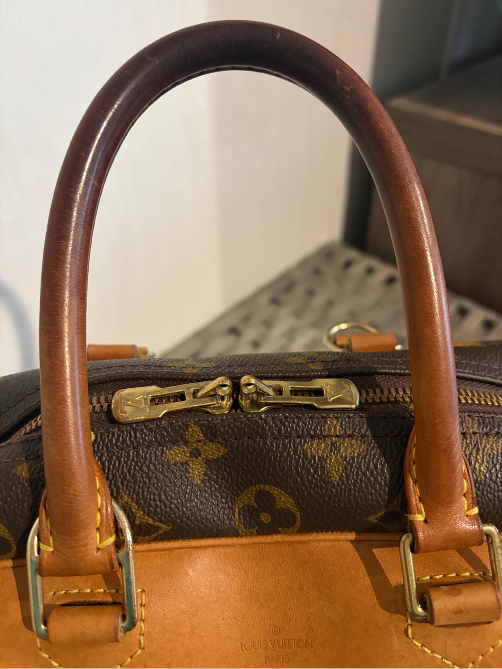 Louis Vuitton Deauville monogram canvas handbag - Picture 5 of 16